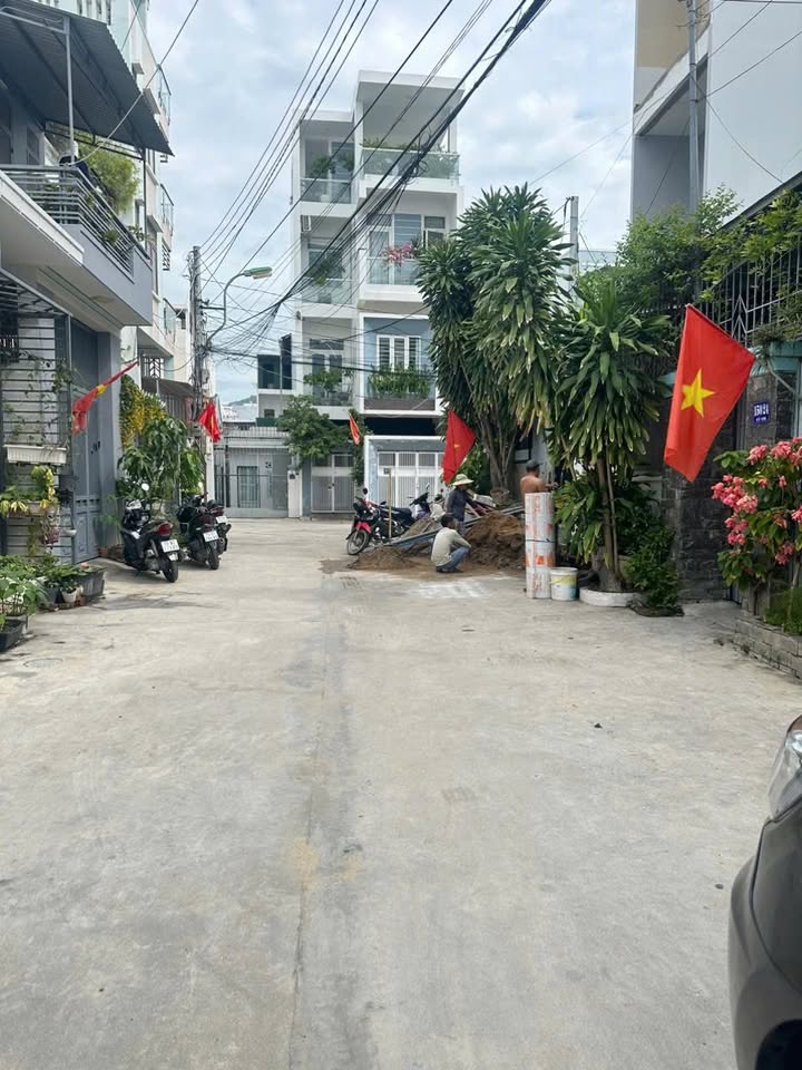 Nhà hẻm ô tô Củ Chi, Vĩnh Hải 120m² giá 10.5 tỷ - Dân trí cao, ngay trung tâm!