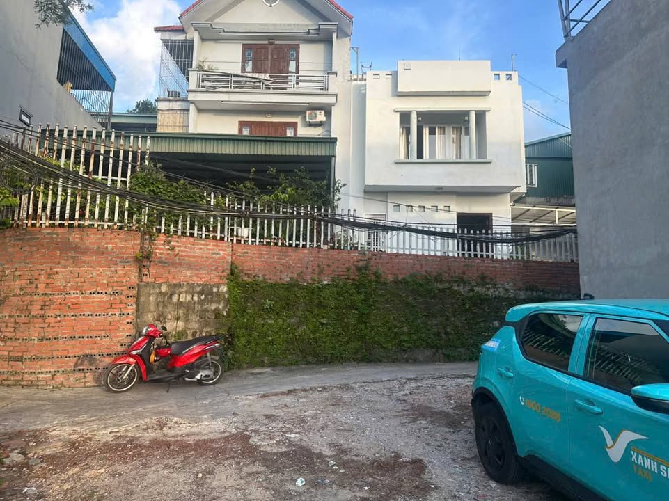 Đất nền Hòn Gai, Hạ Long 82m² giá chỉ 2 tỷ - Ô tô đỗ trong nhà!