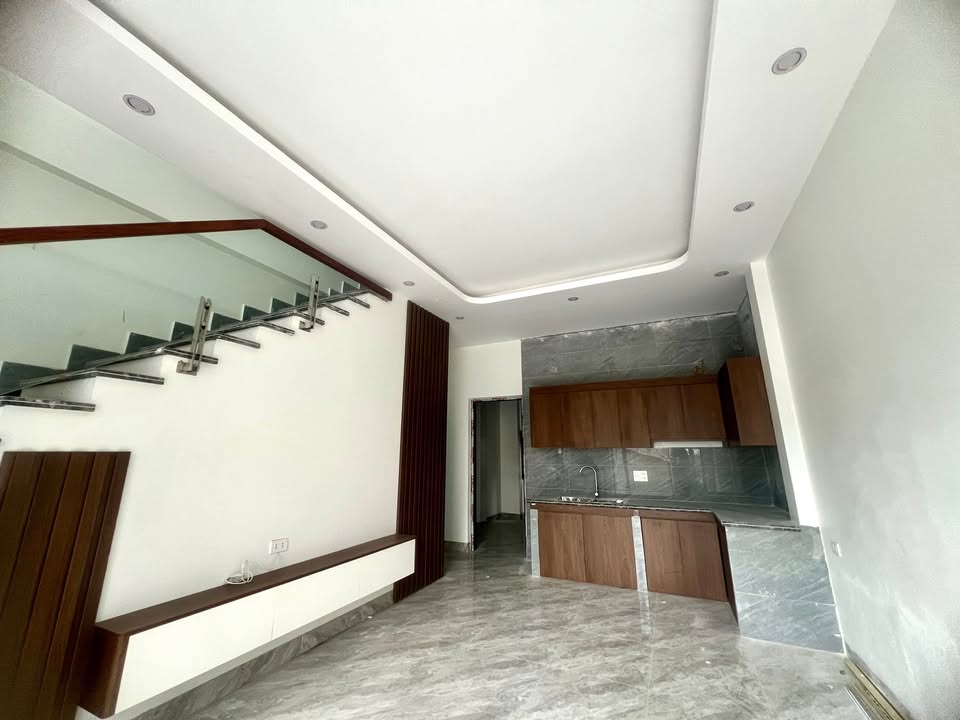Nhà riêng ngõ 9 Bò Sính, phường Cao Thắng, Hạ Long 50m² giá 1.85 tỷ - Full nội thất, sẵn sàng ở ngay!