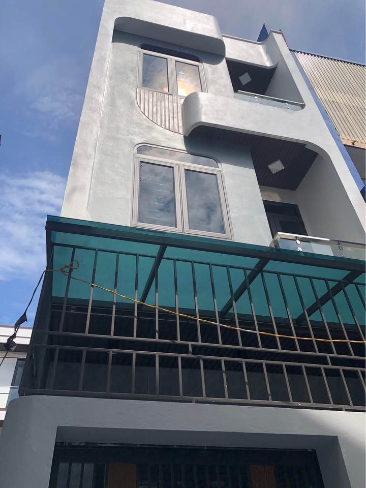 Nhà riêng Lương Thế Vinh 52m² giá 2.2 tỷ - Lô góc, gần phố!