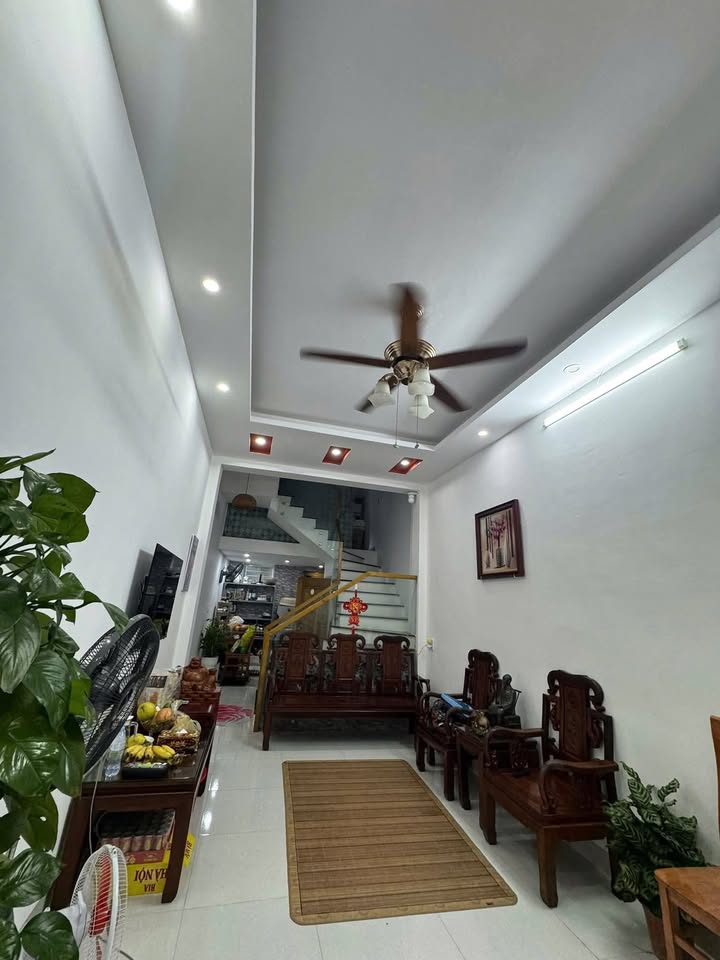 Nhà 2,5 tầng tại đường Lưu Hữu Phước, 45m² giá 2.086 tỷ - Ngõ thông thoáng, ô tô đỗ gần!