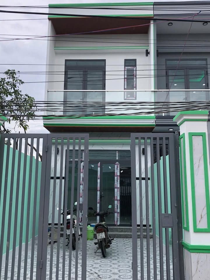 Nhà mới xây mặt tiền đường Phan Thị Hớn, Cần Giuộc 100m² giá chỉ 2,8 tỷ - Sổ hồng riêng, thương lượng!
