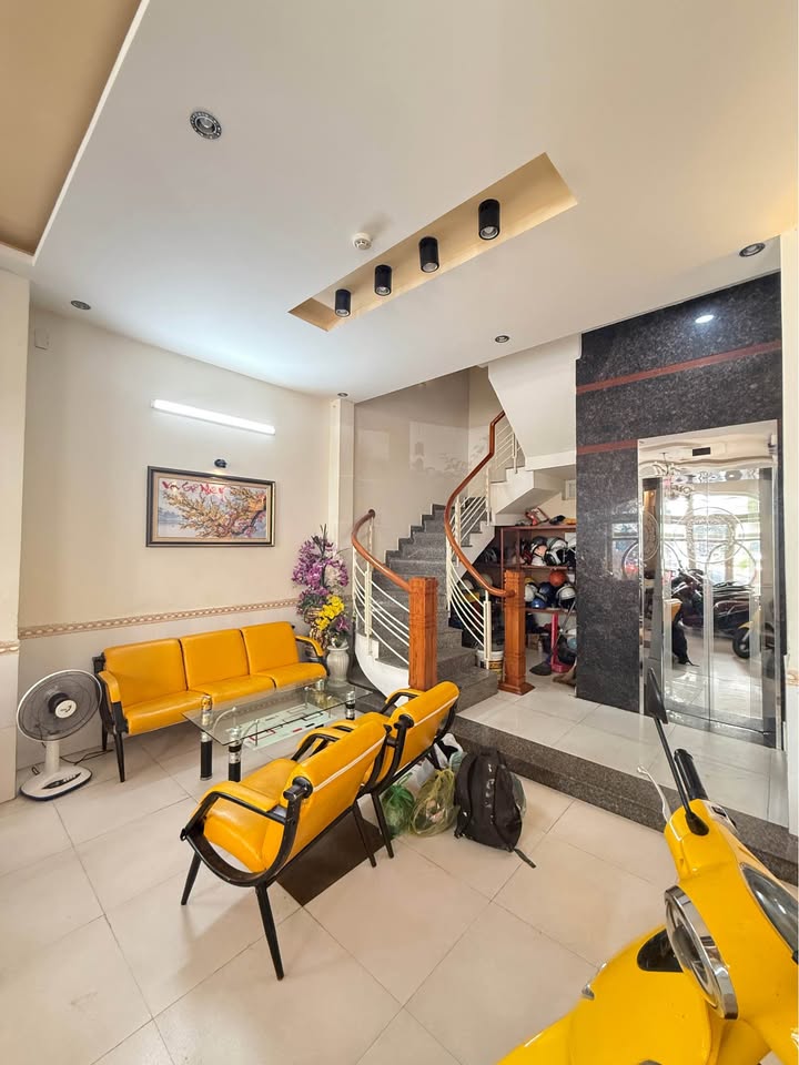 Khách sạn 5 tầng mặt tiền đường Nguyễn Văn Linh 175m² - Kinh doanh ổn định!