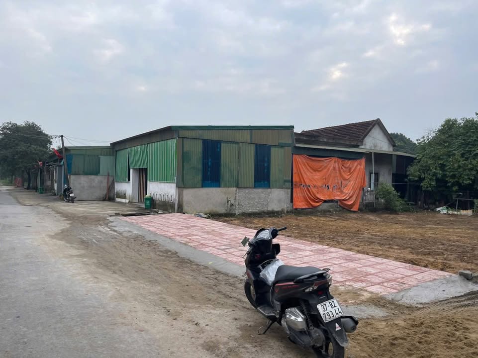 Mặt tiền kinh doanh đường Sư Vạn Hạnh, Vinh Phú 147m² giá 4 tỷ - Cơ hội đầu tư hấp dẫn!