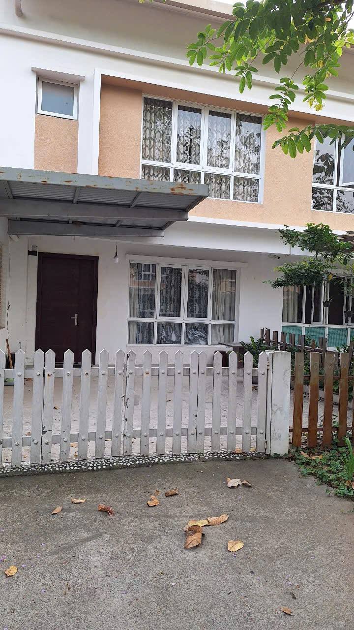 Nhà phố EcoXuân cho thuê 120m² giá chỉ 12 triệu - Full nội thất cao cấp!