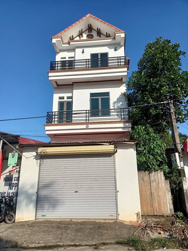 Nhà 3 tầng mặt tiền 5m, Liên Hòa, Lập Thạch, 100m² giá 2.9 tỷ - Kinh doanh thuận lợi!