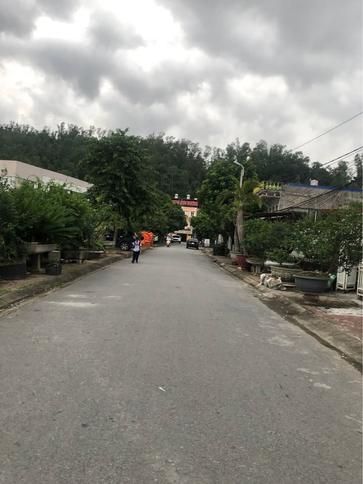 Nhà 3 tầng độc lập Cựu Viên, 45m² giá 2.8 tỷ - An ninh cực tốt!