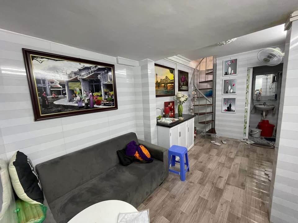 Nhà phố Đường Thành Hoàn Kiếm 13m² giá 3.85 tỷ - Vị trí đắc địa, sổ đỏ chính chủ!