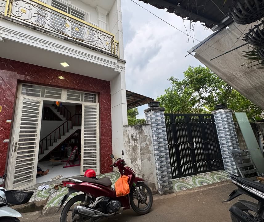 Nhà 1 trệt 1 lầu tại xã Tân Trạch, Cần Đước 82m² giá 970 triệu - Sổ hồng riêng, thương lượng nhẹ!