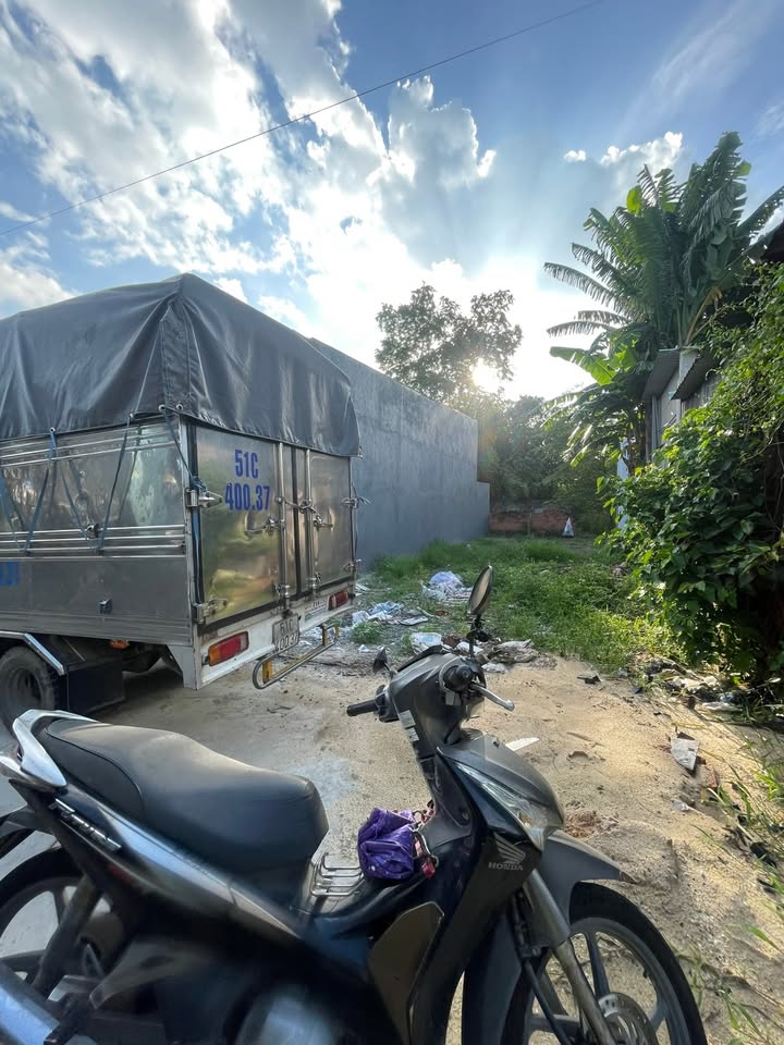 Đất nền Tân Hiệp Hóc Môn 120m² giá 2.95 tỷ - Sổ đỏ chính chủ, vị trí đắc địa!