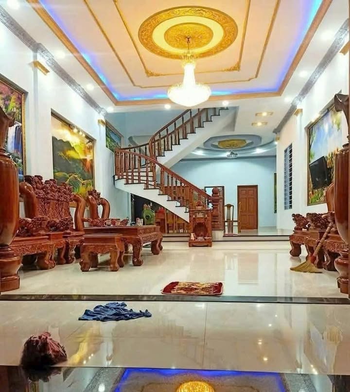 Biệt thự 2 mặt tiền Thủ Khoa Huân 567m² giá chỉ 6.5 tỷ - Cơ hội đầu tư tuyệt vời!