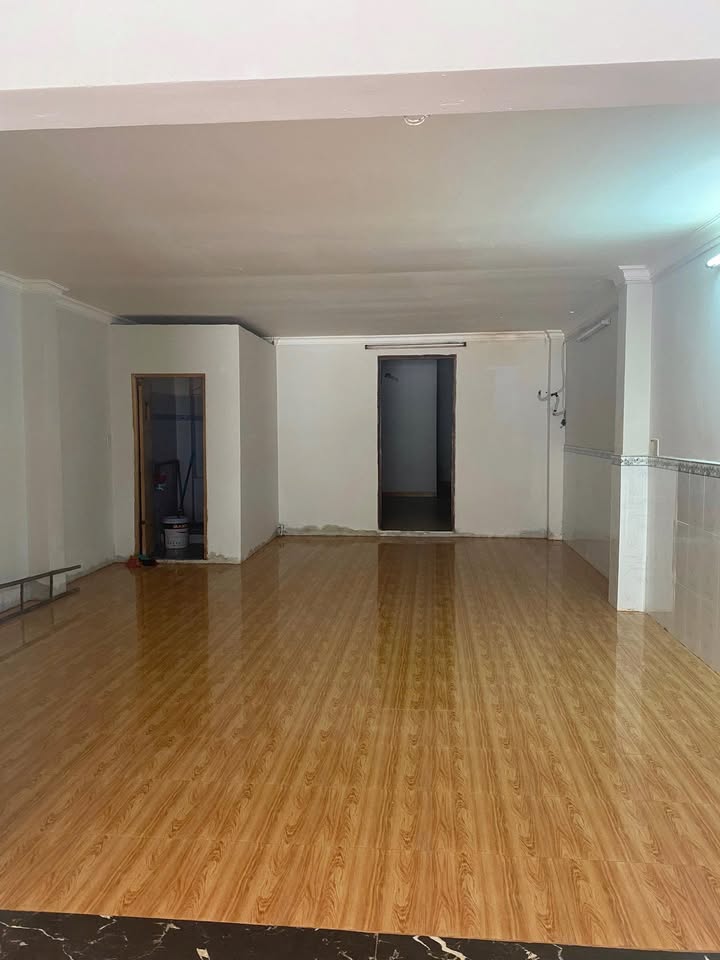 Nhà mặt tiền cho thuê tại 185 Thoại Ngọc Hầu, Tân Phú - Giá 24 triệu/tháng, thương lượng!