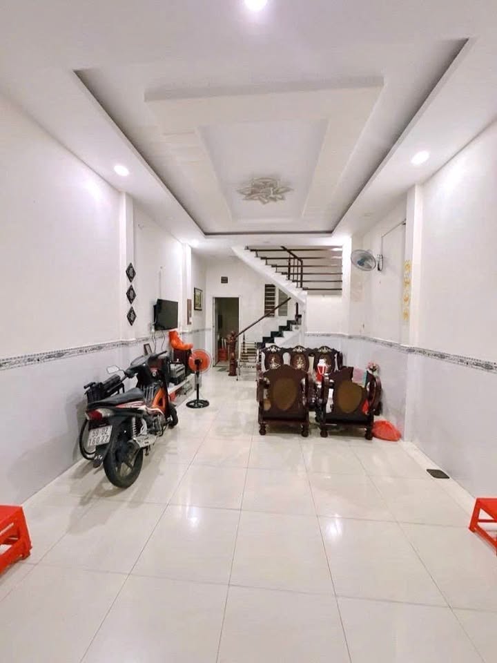 Nhà HXH Tân Phú 40m² giá 6 tỷ - Sẵn sàng vào ở ngay!