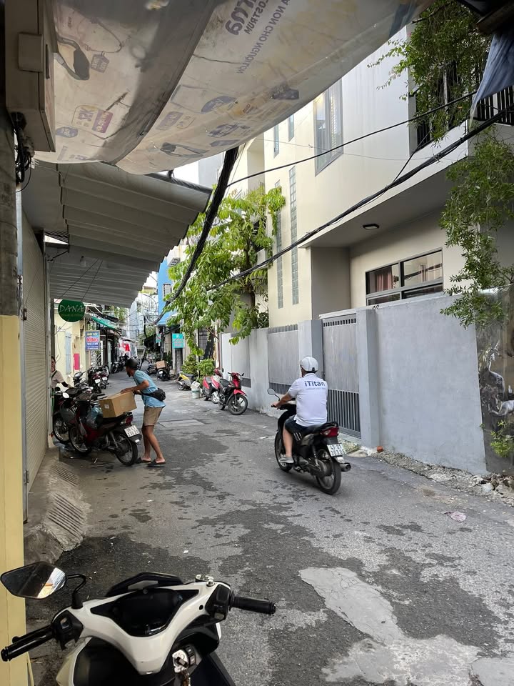 Nhà 2 tầng 325/22 Hùng Vương, Đà Nẵng 45m² giá 4 tỷ - Ô tô vào tận nơi!