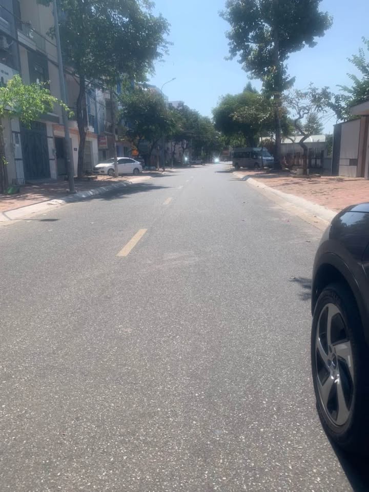 Nhà mặt tiền đường Nguyễn Văn Trỗi, Bà Rịa - 369m² - Kinh doanh lý tưởng!