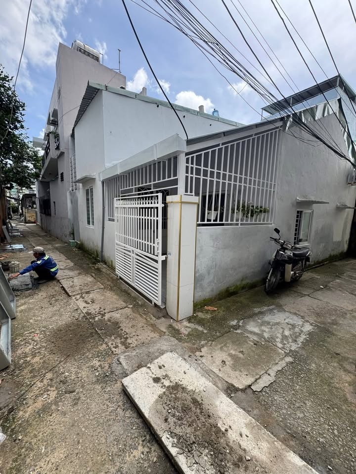 Nhà thuê 2 tầng đường Trần Cao Vân 70m² giá 7.5 triệu - Gần chợ Tam Thuận!