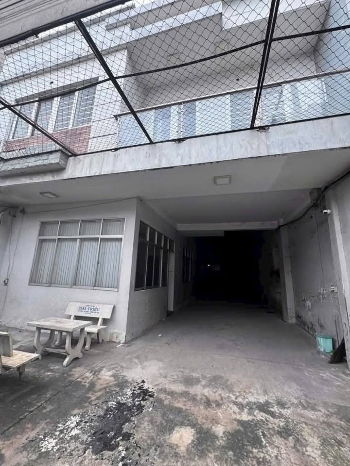 Kho xưởng cho thuê 550m² tại Bình Tân - Giá 30 triệu/tháng, tiện nghi đầy đủ!