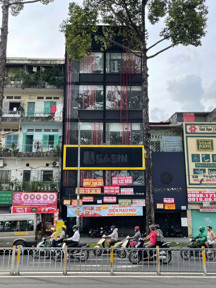 Bán FrontHouse mặt tiền Trần Hưng Đạo, Quận 1 - Diện tích 184m², giá tốt thỏa thuận!