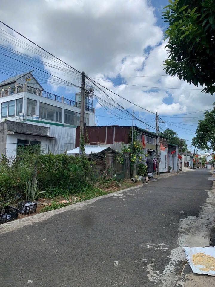 Nhà cấp 4 Bảo Lộc 237.5m² giá 5.4 tỷ - Chính chủ, sổ đỏ đầy đủ!