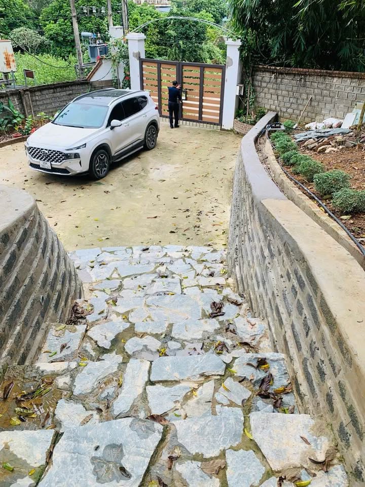 Farm đất Lương Sơn Hoà Bình 1556m² giá 5 tỷ - Không gian sống lý tưởng!