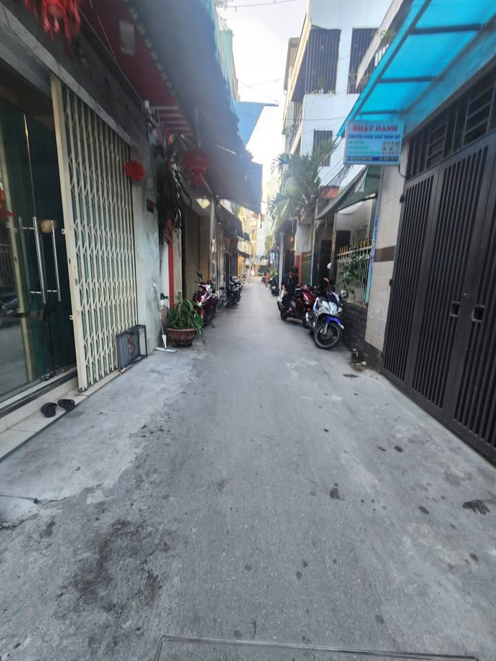 Nhà 2 mặt kiệt Cù Chính Lan, Thanh Khê 70m² giá 5.4 tỷ - Tiện ích đầy đủ!