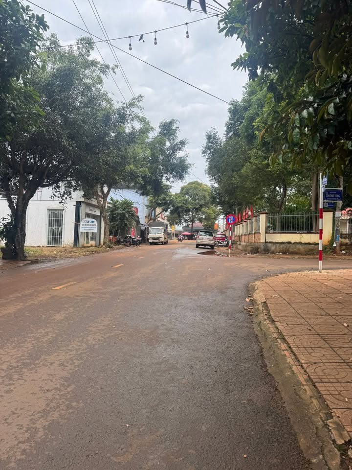 Nhà mặt tiền Hai Bà Trưng, Buôn Hồ 353.6m² giá 10 tỷ - Kinh doanh sầm uất!