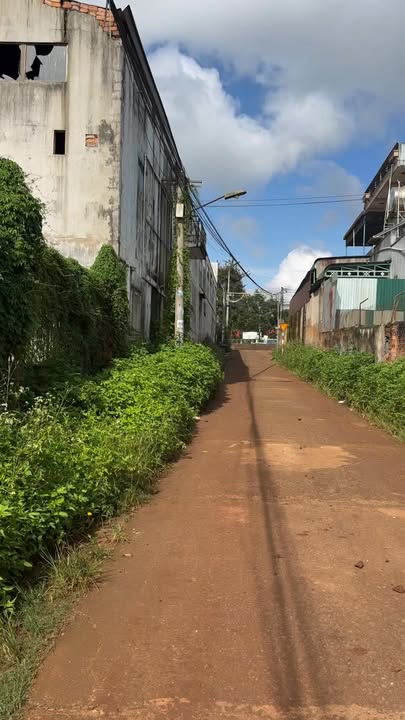 Đất nền Pơng Drang - Đối diện trường Lê Lợi - Diện tích 200m² - Giá 3.6 tỷ, bớt lộc cho khách thiện chí