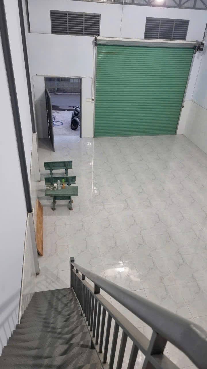 Kho cho thuê tại Bình Tân 240m² giá 18 triệu - Kho mới 100% sạch sẽ!