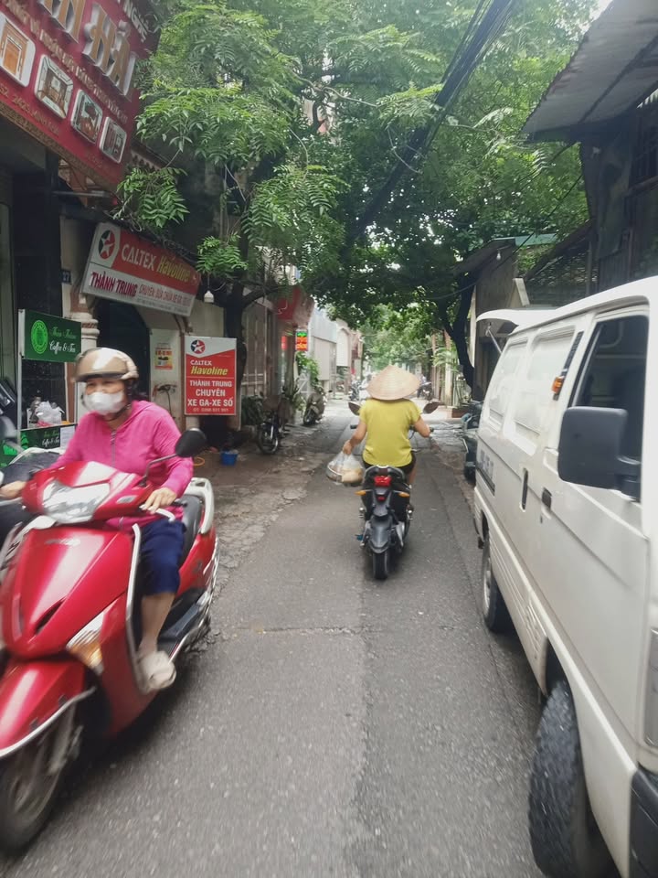 Nhà 2 tầng Ngọc Hồi 50m² giá 8 tỷ - Kinh doanh thuận lợi, ô tô đỗ cửa!