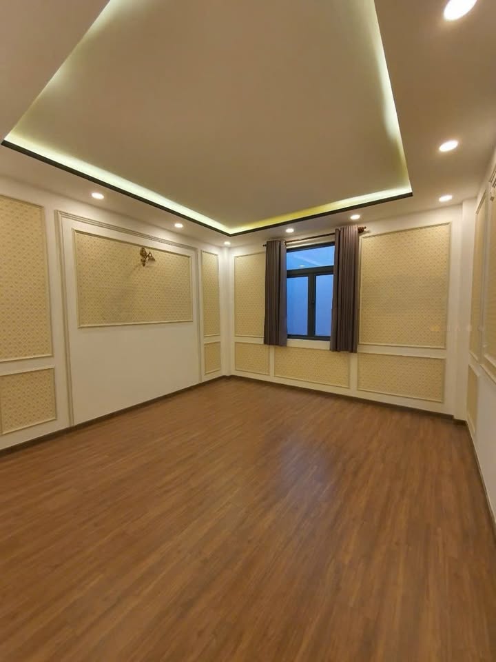 Nhà 3 tầng mặt tiền đường số Quận 7, 70m² giá 11.5 tỷ - Full nội thất cao cấp!