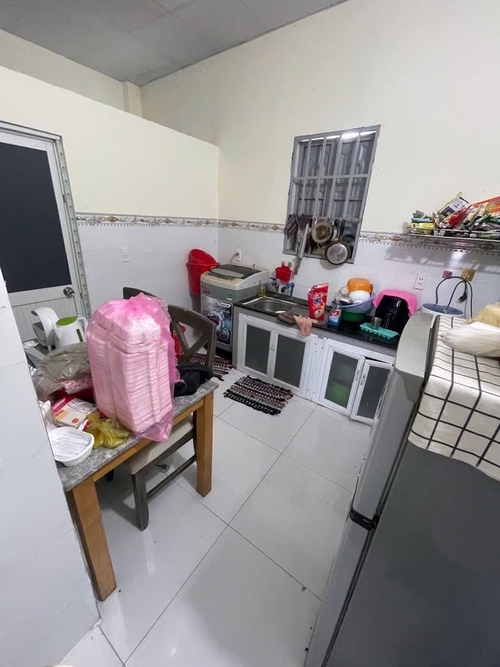 Cho thuê mặt bằng kinh doanh tại Long Bình - Diện tích 100m², giá 10 triệu/tháng - Vừa ở vừa làm đẹp!