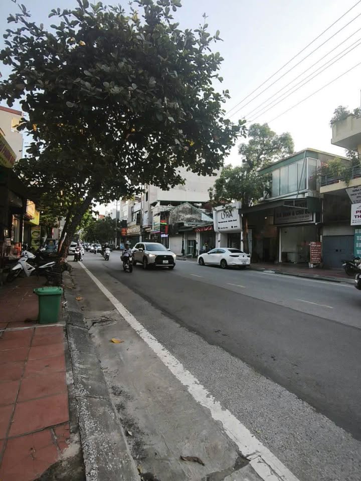 Nhà 3 Tầng Mặt Đường Trần Phú, Hạ Long 39m² giá 4 tỷ - Đầu tư sinh lời ngay!