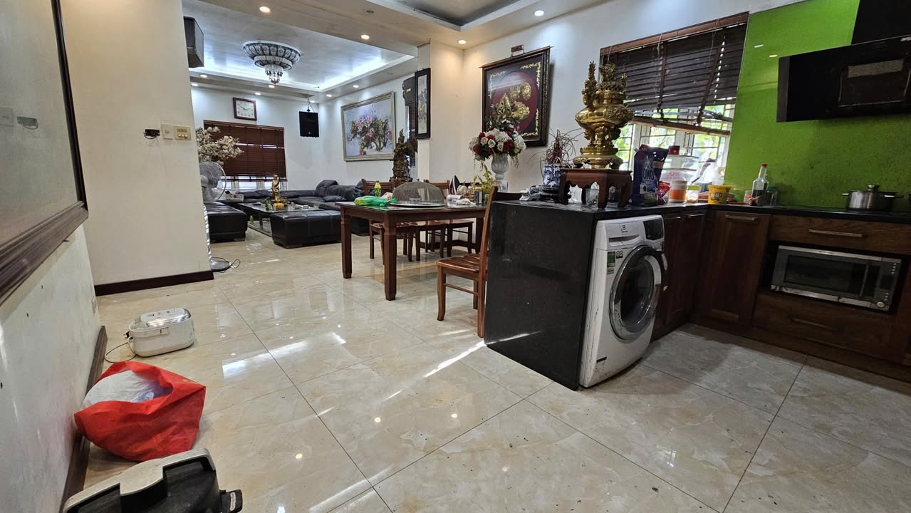 Nhà cho thuê mặt ngõ Âu Cơ 150m² giá chỉ 18 triệu - Không gian rộng rãi lý tưởng!