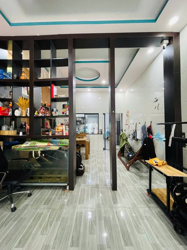 Nhà 1 Trệt 2 Lầu Hẻm Oto 4m Lâm Quang Ky 100m² giá 2.9 tỷ - Vị trí vàng tại Rạch Giá!