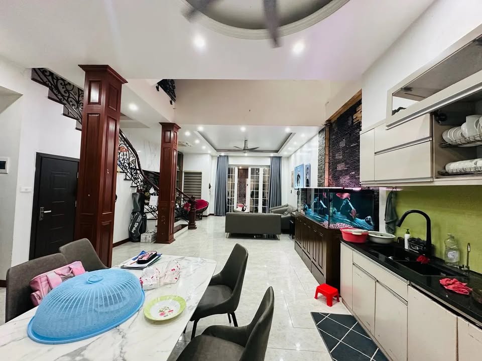 Nhà phố Trịnh Đình Cửu, Thanh Xuân 96m² giá 20.5 tỷ - Thiết kế hiện đại, đầy đủ nội thất!