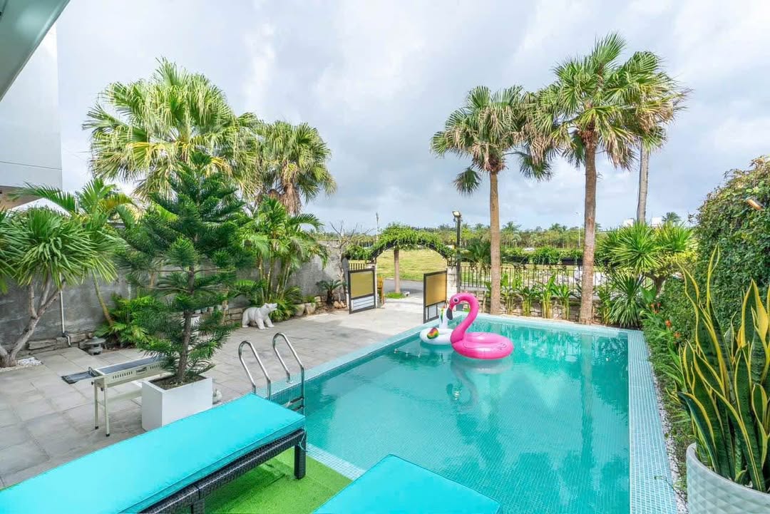 Villa cho thuê Đà Nẵng 5 phòng ngủ giá 75 triệu - Đối diện Hyatt Regency!