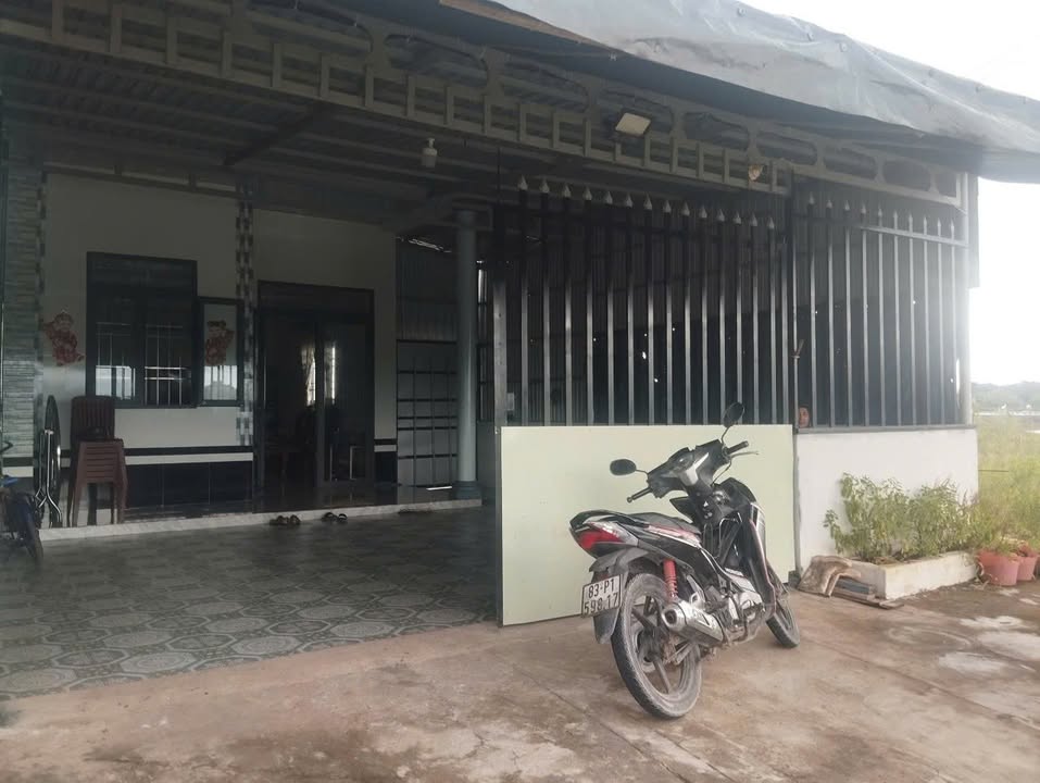 Nhà cấp 4 chính chủ Ấp Giồng Nhãn 1400m² giá 1.5 tỷ - Cơ hội đầu tư hấp dẫn!