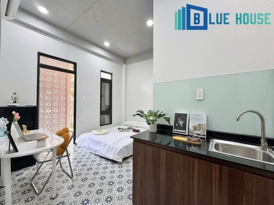 Căn hộ cho thuê Tân Phú 70m² - Ban công lớn thoáng mát!