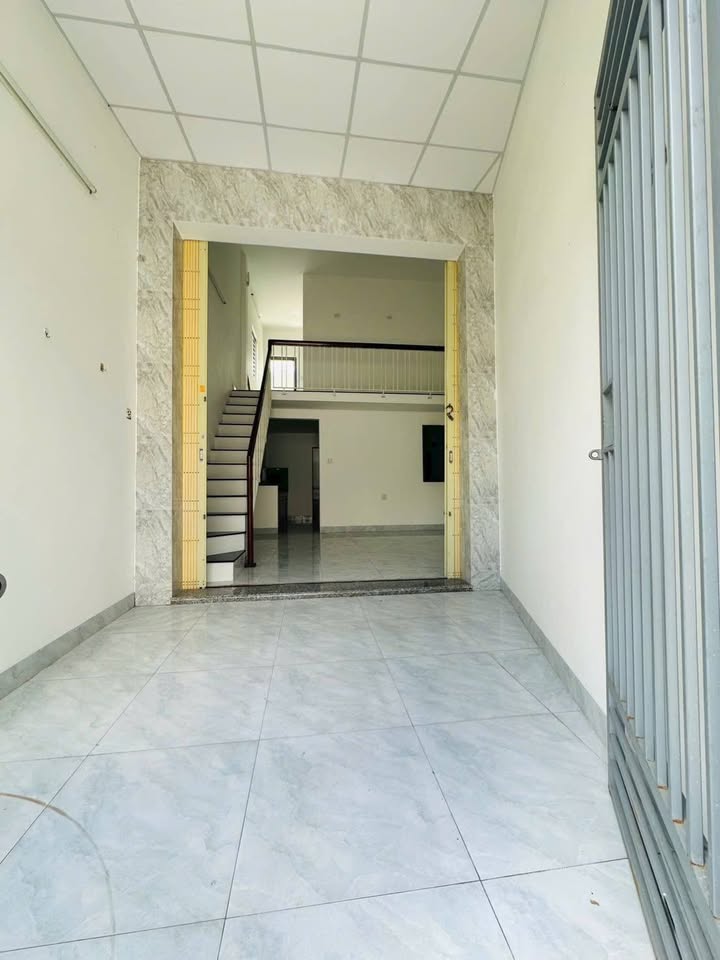 Nhà mặt tiền Hoàng Quốc Việt, Quy Nhơn 49m² giá 2.45 tỷ - Tiện ích xung quanh đầy đủ!