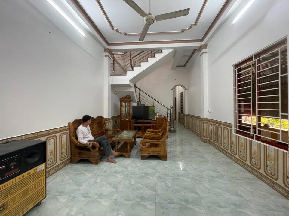 Nhà 2 tầng kiên cố tại Đông Quang, TP Thanh Hóa 262m² - Thiết kế hiện đại, giá chỉ 2 tỷ!