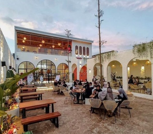 Cho thuê mặt bằng 2 mặt tiền Ngũ Hành Sơn 200m² - Vị trí đắc địa gần biển!