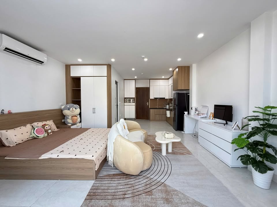 Căn hộ CCMN Ngõ 175 Lạc Long Quân 50m² - Ô tô đỗ tận cửa, đầy đủ tiện nghi!