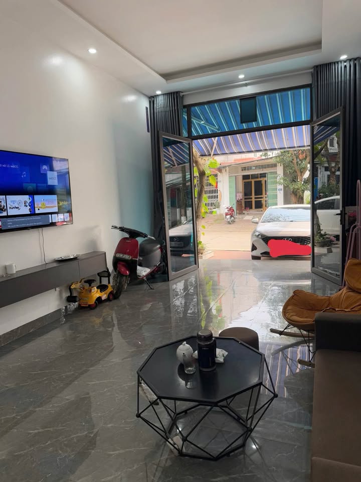 Nhà cấp IV Trần Đại Nghĩa, TP Lào Cai 80m² giá 2.4 tỷ - Vị trí trung tâm, thuận tiện mọi sinh hoạt!