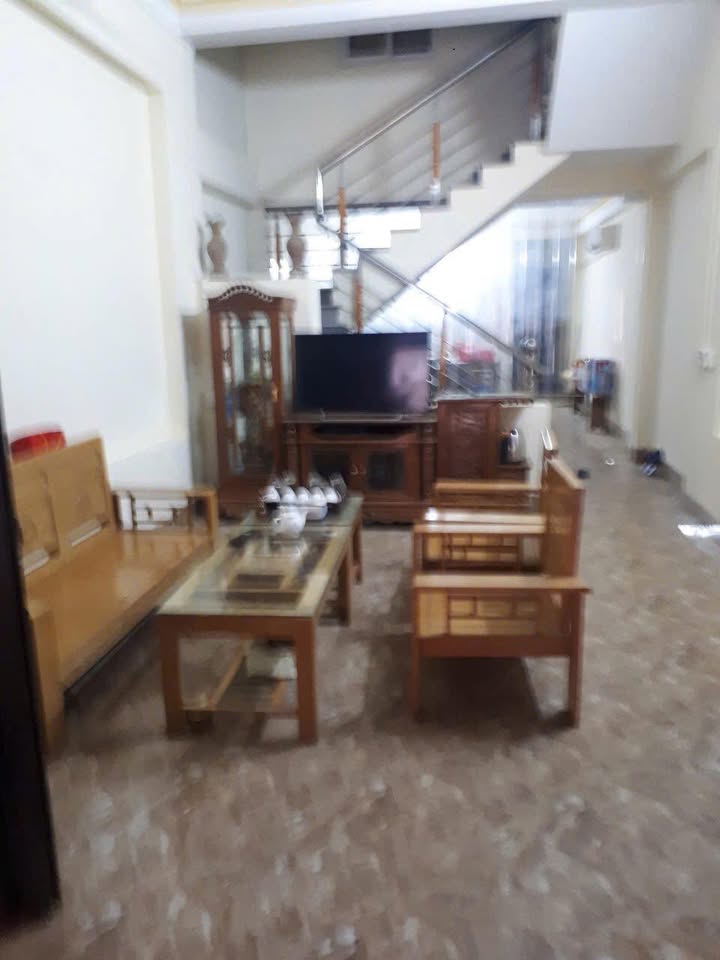 Nhà 2 tầng mặt đường Lê Lợi, Yên Bái, 131.2m² giá 2.2 tỷ - Vị trí đắc địa kinh doanh!