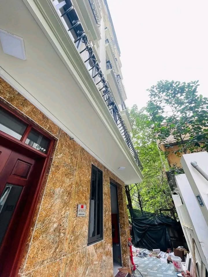 Nhà 7 tầng Xuân Phương 30m² giá 7.95 tỷ - Sang trọng và hiện đại!