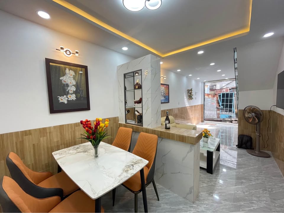 Nhà 2 Tầng Đẹp Hẻm Phố Đường Phan Đình Giót Nha Trang 44m² giá 2.66 tỷ - Đầy Đủ Nội Thất