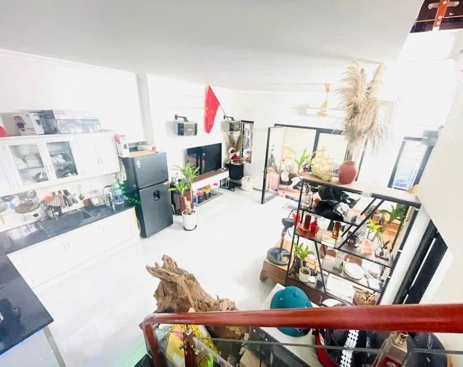 Nhà 2 tầng gần phố Nguyễn Xiển, Thanh Xuân 43m² giá 2.8 tỷ - Đầu tư sinh lời ngay!