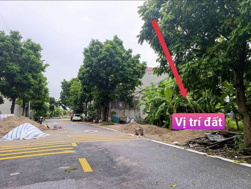Nhà phố Nguyễn Huy Tưởng, Vĩnh Yên 100m² giá 3.7 tỷ - Gần siêu thị GO và KĐT Nam Vĩnh Yên!