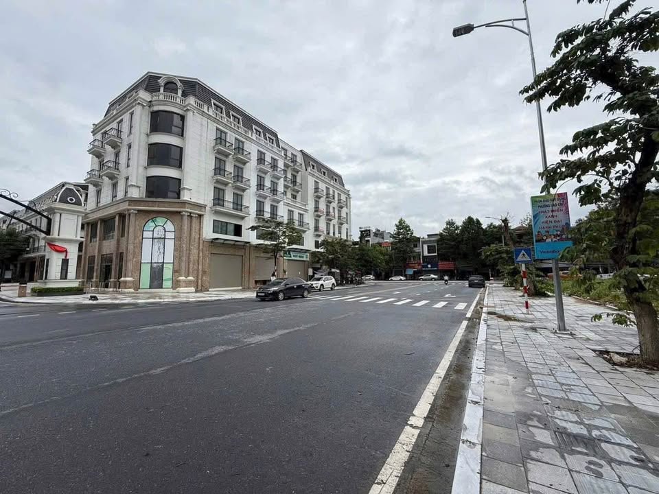 FrontHouse 107m² đường Lê Quý Đôn - Kim Tân - Giá 10 tỷ - Đầu tư sinh lời cao!