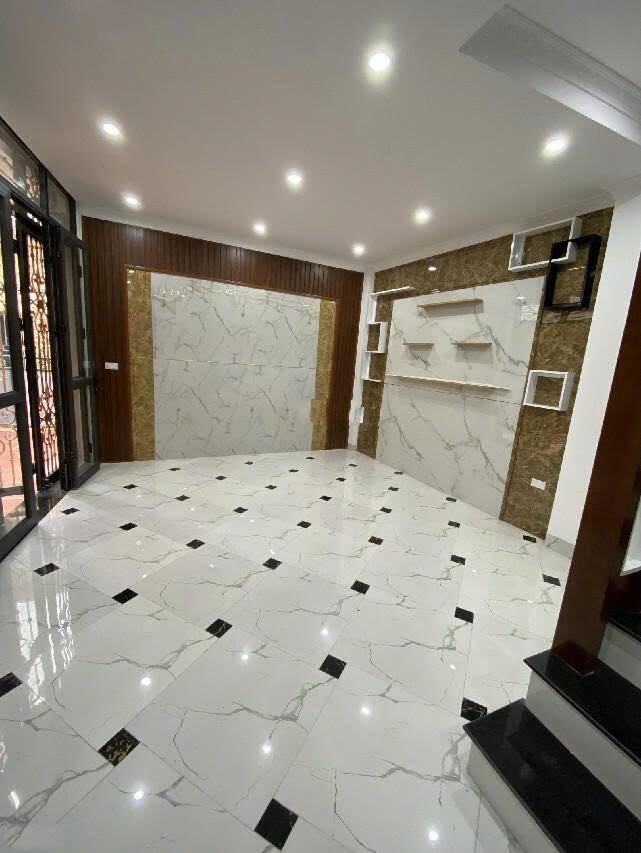 Nhà cho thuê Nguyên Hồng Đống Đa 40m² giá 19 triệu - Ô tô đỗ cửa thoải mái!